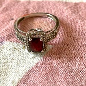 14k white gold and Garnet ring sz 7